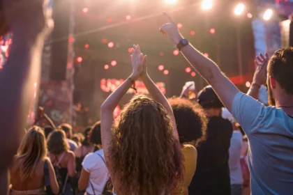 How to Find Solo Travellers at Music Festivals 2024